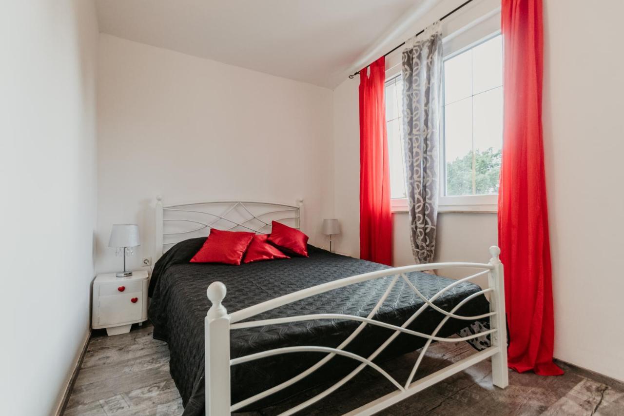Apartments Borik ツリクヴェニツァ エクステリア 写真